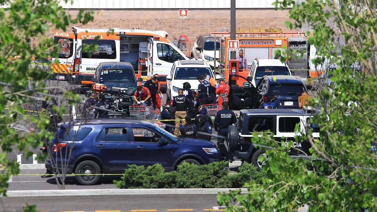 Balacera en estacionamiento de Costco Angelópolis1